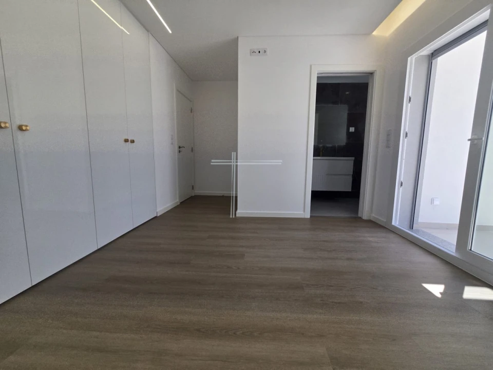 Moradia T4 para Venda em Charneca de Caparica e Sobreda Foto 14