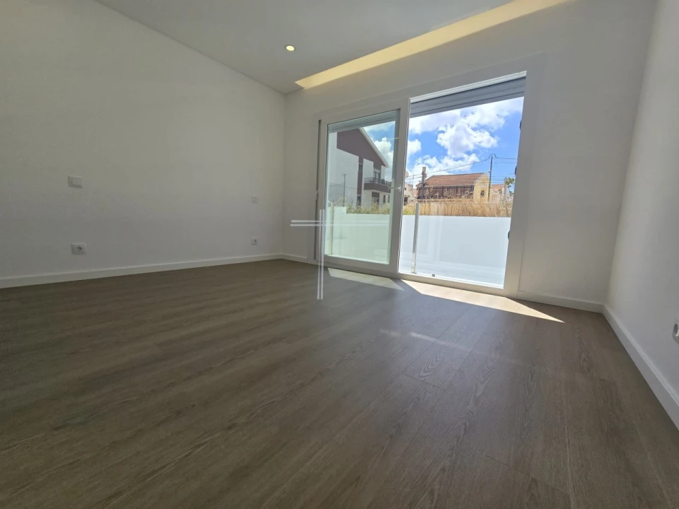 Moradia T4 para Venda em Charneca de Caparica e Sobreda Foto 20