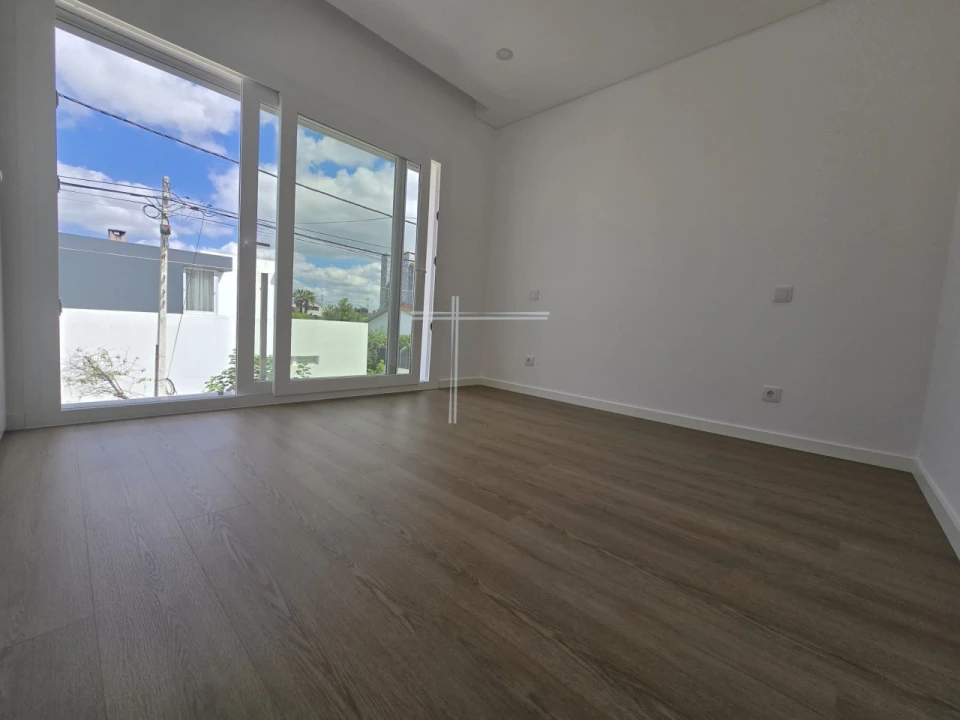 Moradia T4 para Venda em Charneca de Caparica e Sobreda Foto 22