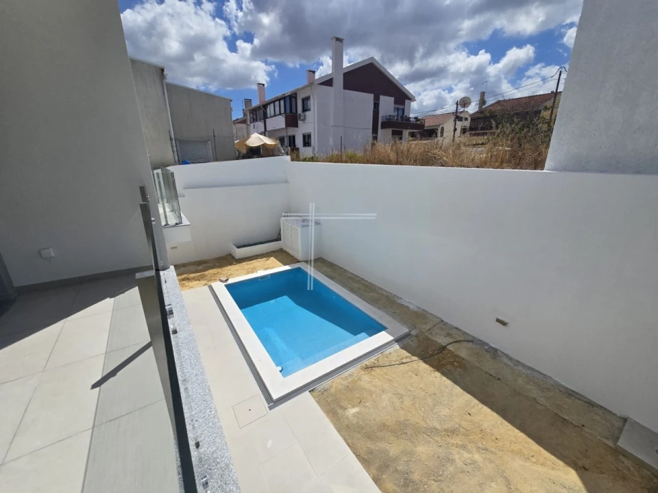 Moradia T4 para Venda em Charneca de Caparica e Sobreda Foto 25