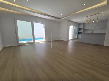 Moradia T4 para Venda em Charneca de Caparica e Sobreda