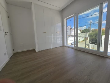 Moradia T4 para Venda em Charneca de Caparica e Sobreda