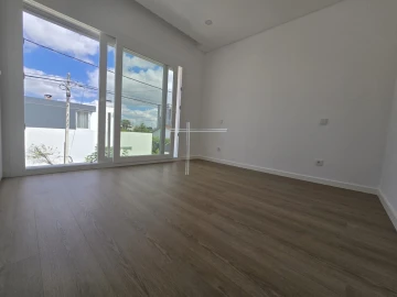 Moradia T4 para Venda em Charneca de Caparica e Sobreda