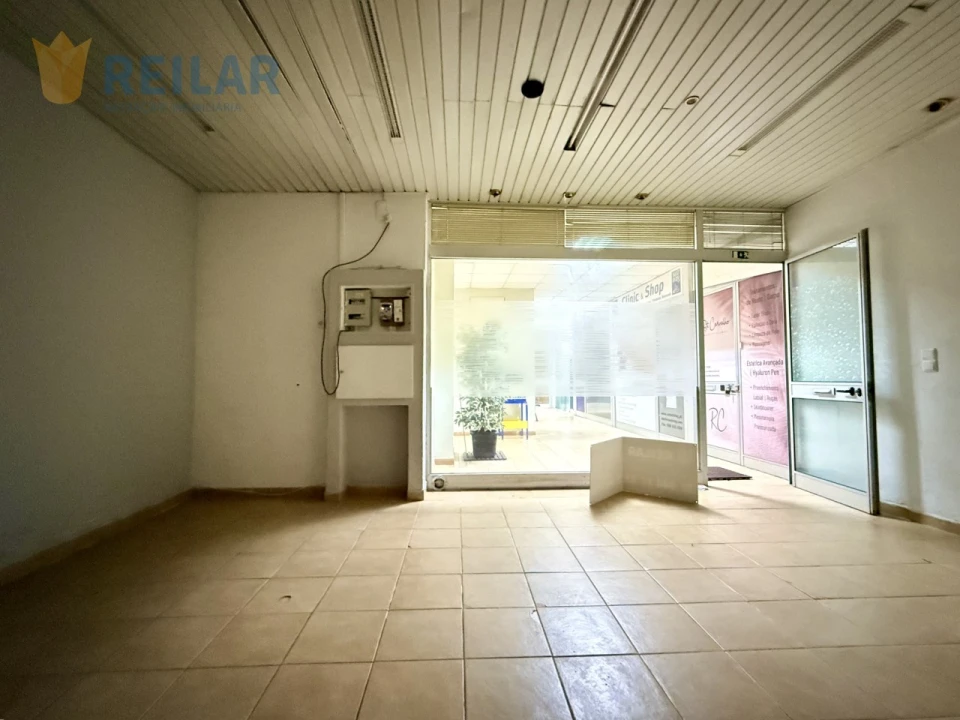 Loja para Venda em Póvoa de Santa Iria e Forte da Casa Foto 8