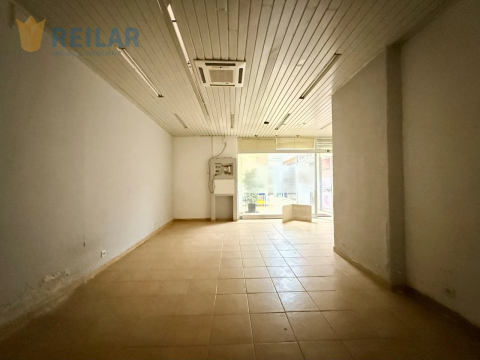 Loja para Venda em Póvoa de Santa Iria e Forte da Casa Foto 12