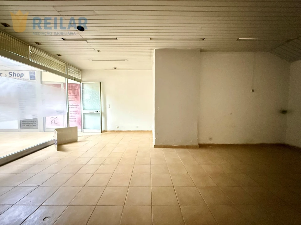 Loja para Venda em Póvoa de Santa Iria e Forte da Casa Foto 13
