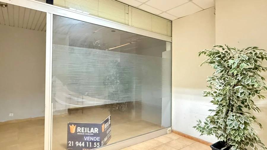 Loja para Venda em Póvoa de Santa Iria e Forte da Casa