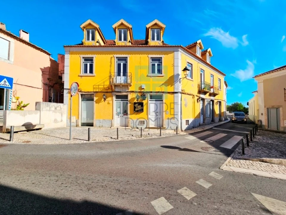 Prédio para Venda em Oeiras e São Julião da Barra, Paço de Arcos e Caxias Foto 1