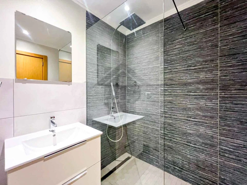 Apartamento T2 para Venda em Portimão Foto 25