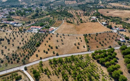 Terreno para Venda em Azoia de Cima e Tremês