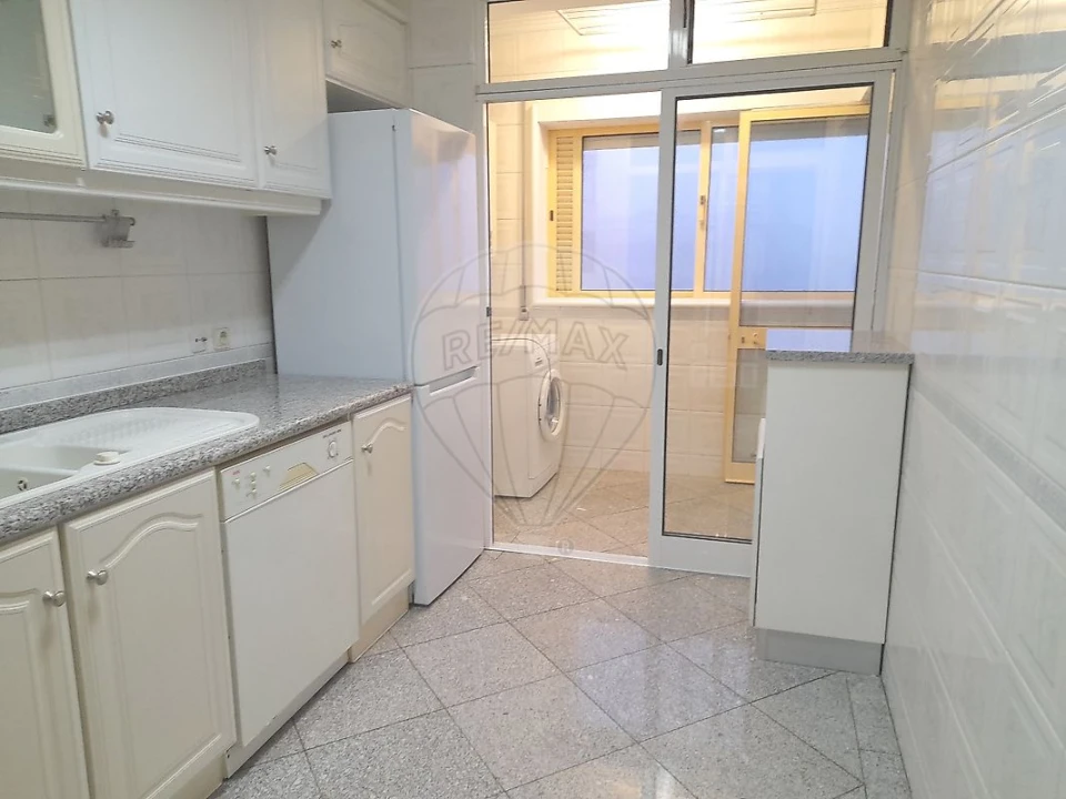 Apartamento T3 para Arrendamento em Canidelo Foto 24