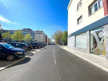 Negócio para Venda em Oeiras e São Julião da Barra, Paço de Arcos e Caxias