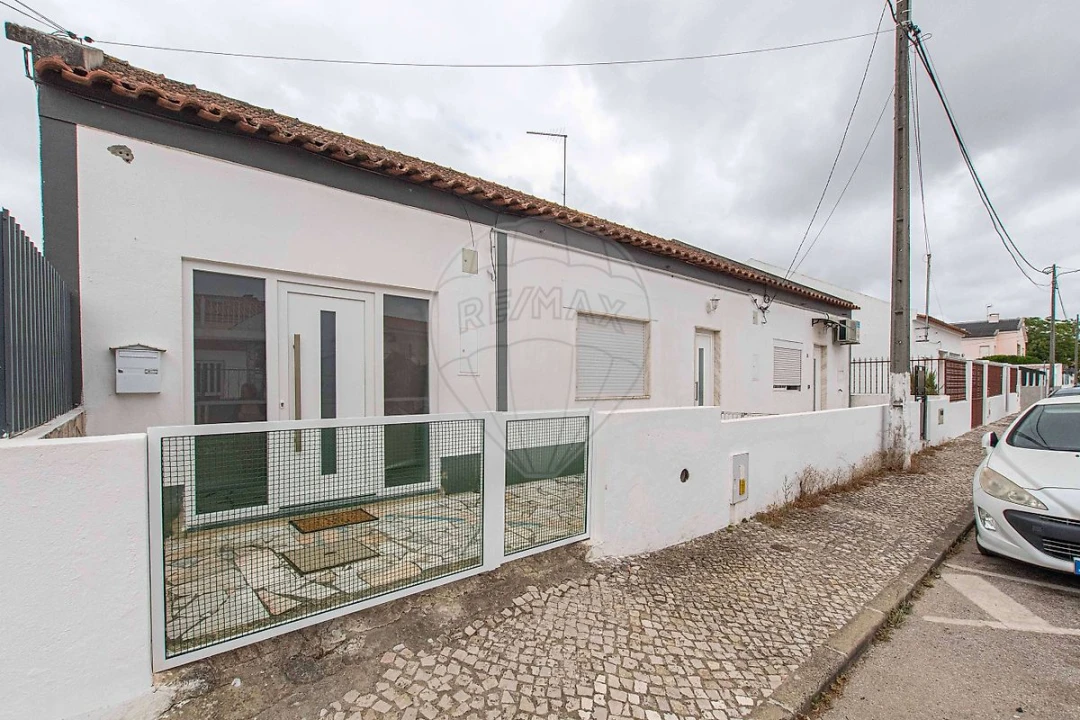 Moradia T4 para Venda em Quinta do Anjo Foto 4