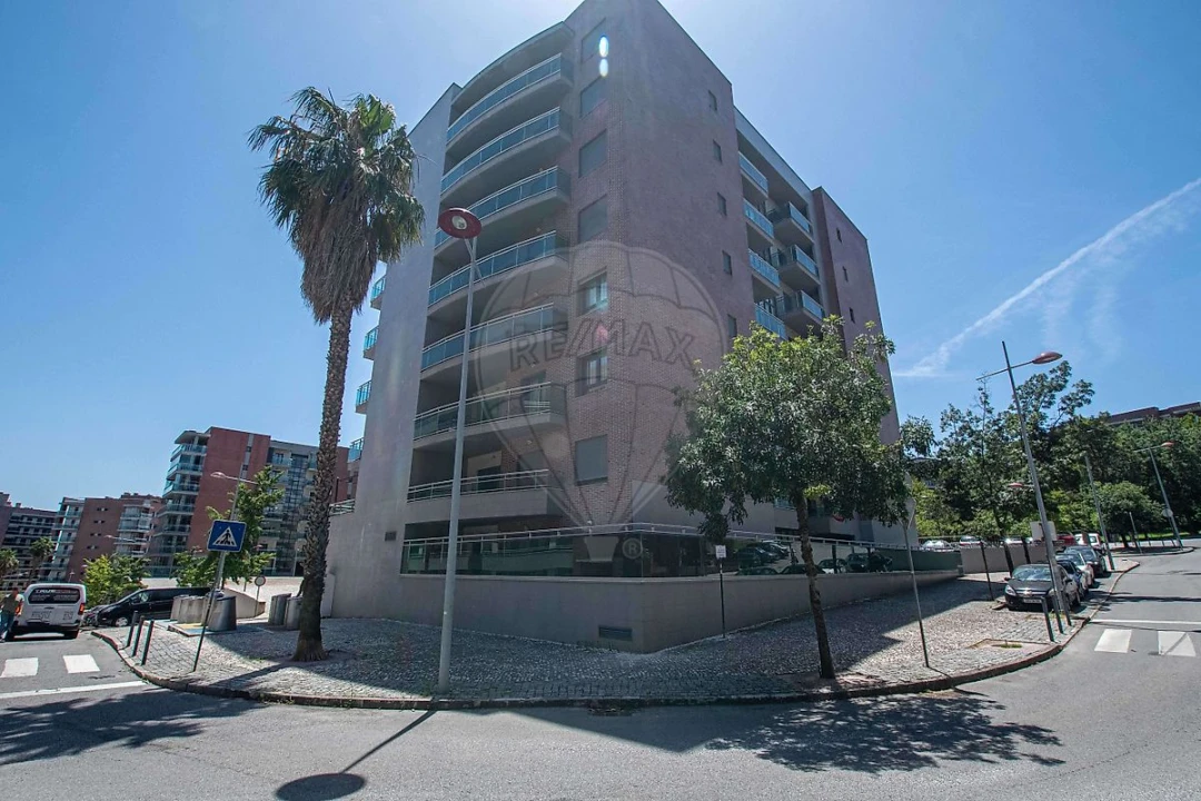 Apartamento T3 para Venda em Alverca do Ribatejo e Sobralinho Foto 2