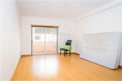 Apartamento T2 para Arrendamento em Póvoa de Santa Iria e Forte da Casa
