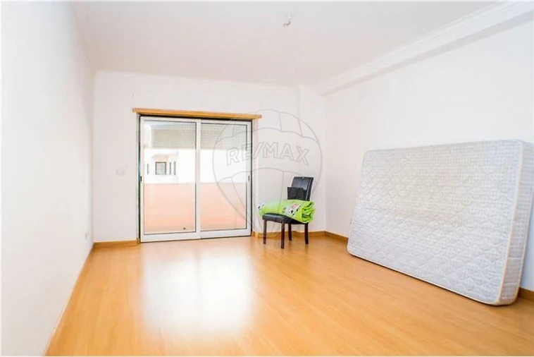 Apartamento T2 para Arrendamento em Póvoa de Santa Iria e Forte da Casa Foto 15
