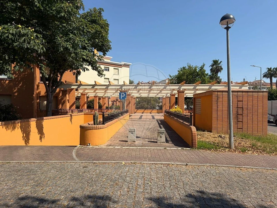 Garagem para Venda em Alverca do Ribatejo e Sobralinho Foto 8