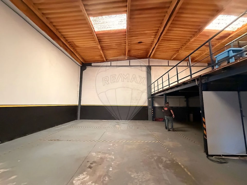 Armazém para Venda em Alhos Vedros Foto 14