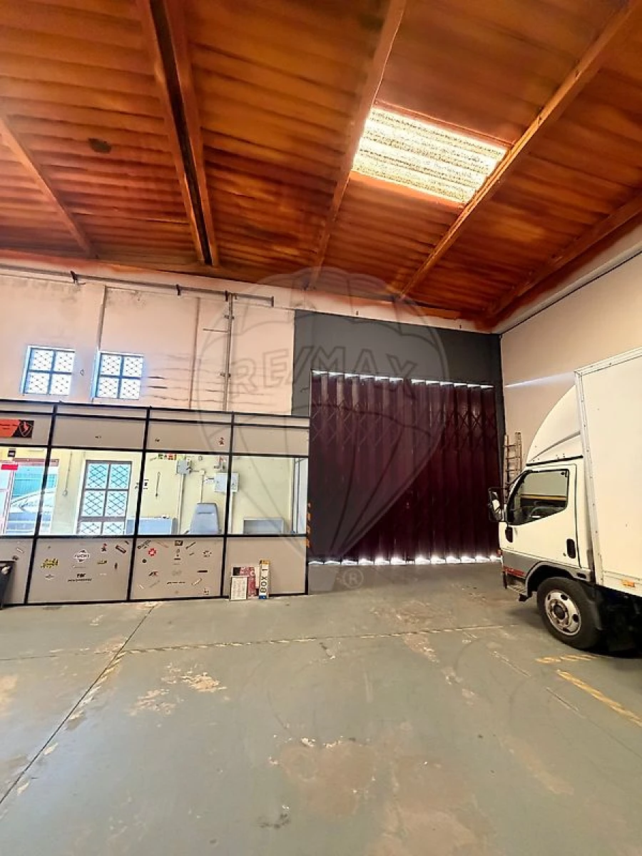 Armazém para Venda em Alhos Vedros Foto 3