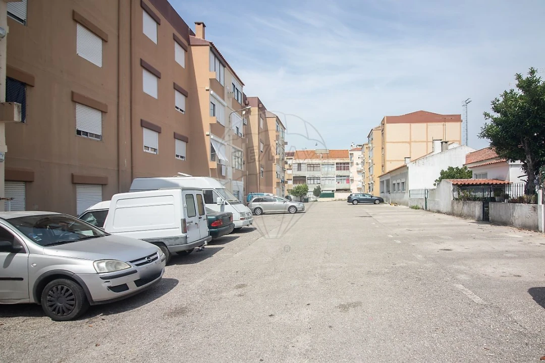 Apartamento T3 para Venda em Carregado e Cadafais Foto 26
