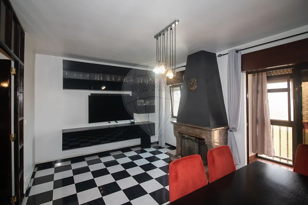 Apartamento T3 para Venda em Carregado e Cadafais Foto 11