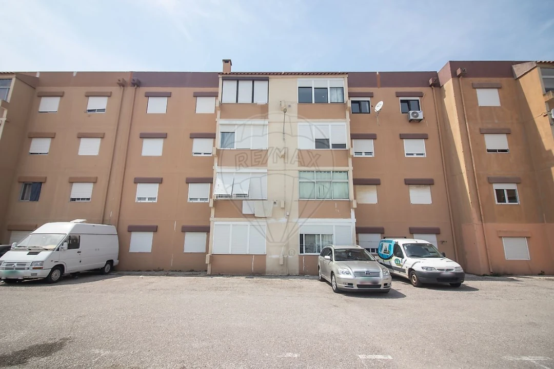 Apartamento T3 para Venda em Carregado e Cadafais Foto 31