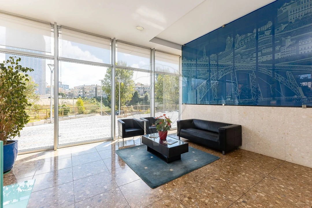 Apartamento T1 para Arrendamento em Lordelo do Ouro e Massarelos Foto 5