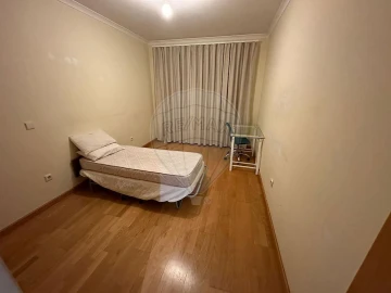 Apartamento T3 para Arrendamento em Granja do Ulmeiro