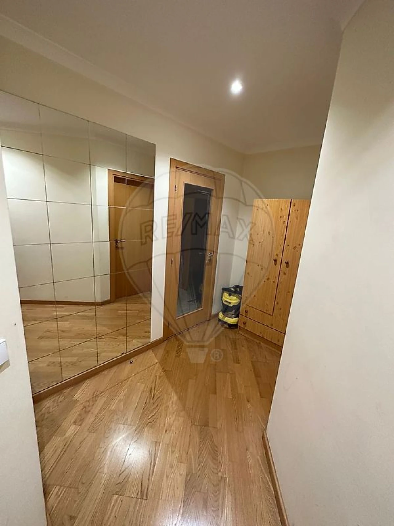Apartamento T3 para Arrendamento em Granja do Ulmeiro Foto 11