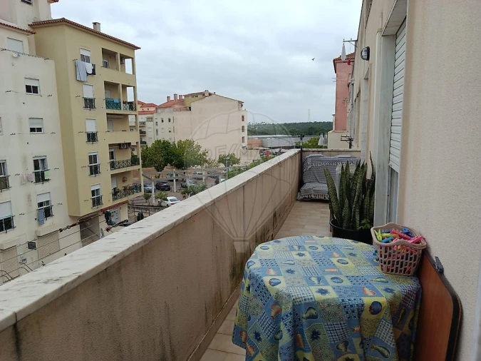 Apartamento T2 para Venda em Quinta do Conde Foto 6