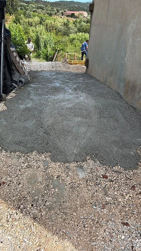 Armazém para Venda em Aguda