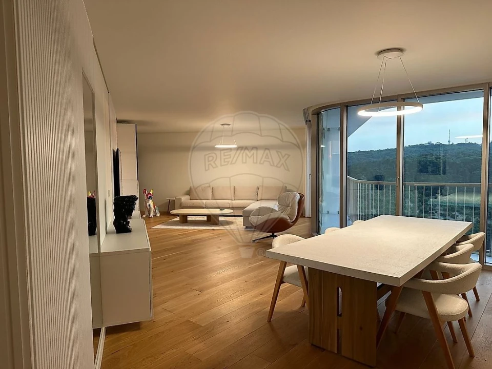 Apartamento T2 para Arrendamento em Campolide Foto 1