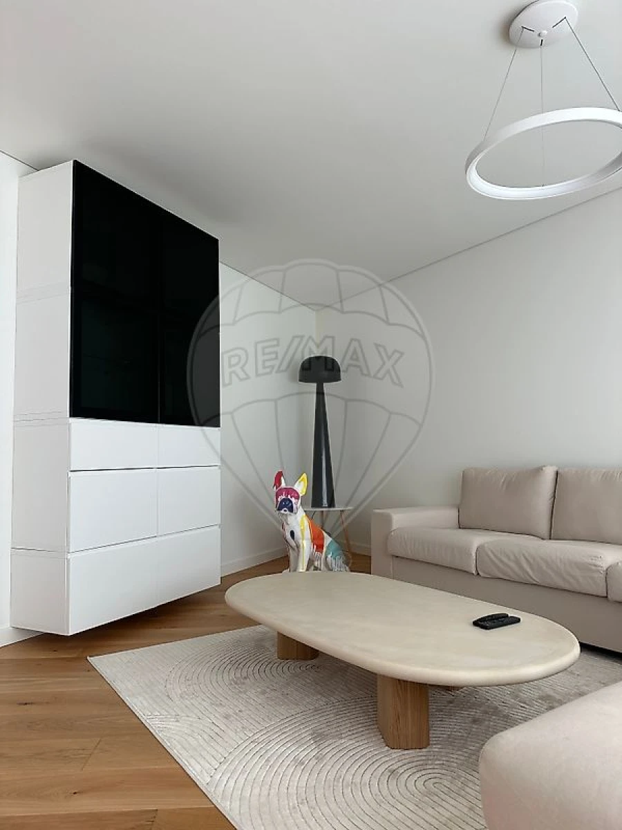 Apartamento T2 para Arrendamento em Campolide Foto 3