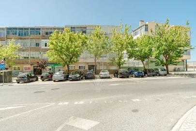 Apartamento T2 para Venda em Laranjeiro e Feijó