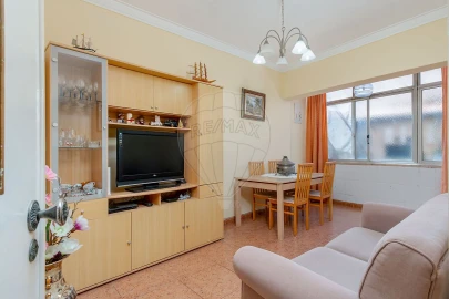 Apartamento T2 para Venda em Laranjeiro e Feijó