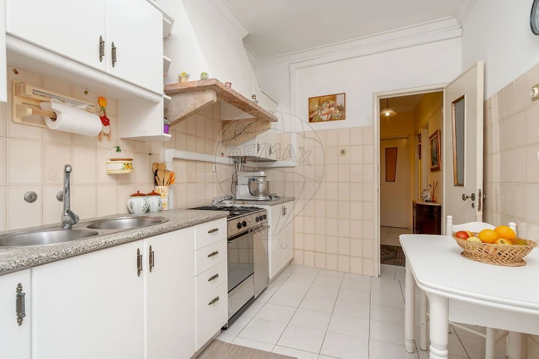 Apartamento T2 para Venda em Laranjeiro e Feijó Foto 7