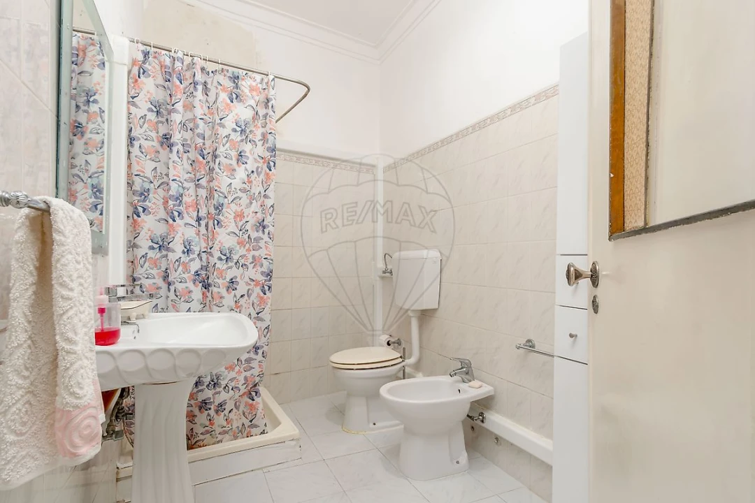 Apartamento T2 para Venda em Laranjeiro e Feijó Foto 1