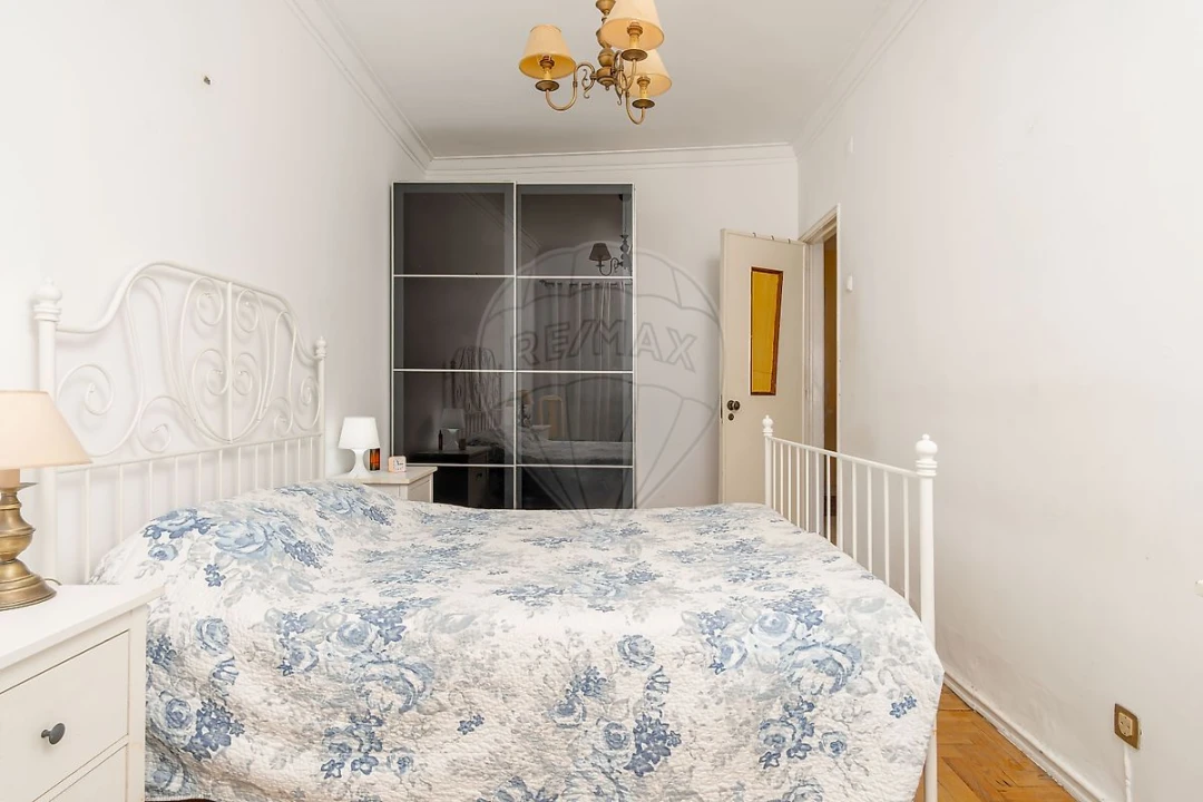 Apartamento T2 para Venda em Laranjeiro e Feijó Foto 2