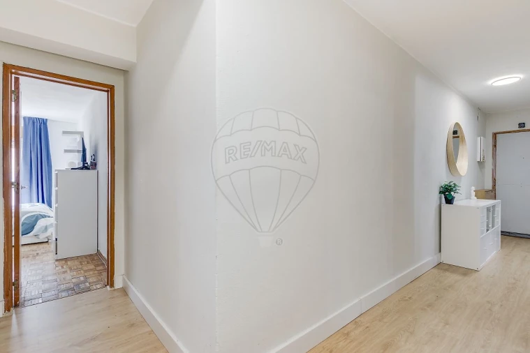 Apartamento T2 para Venda em Casal de Cambra Foto 8
