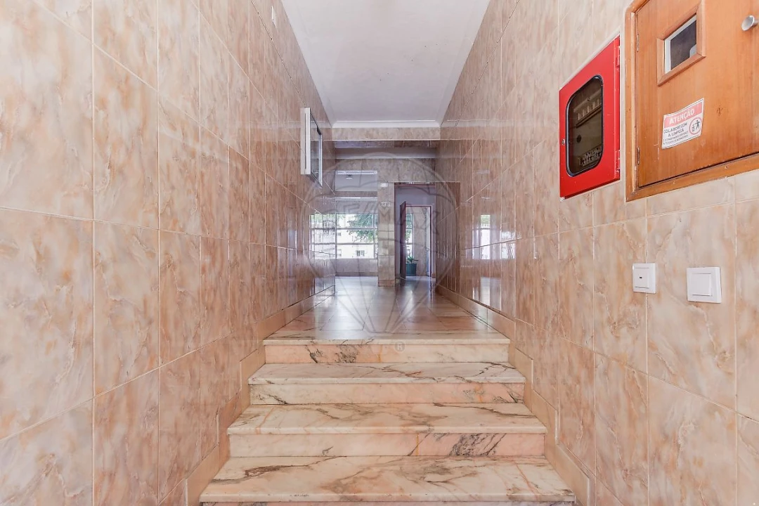 Apartamento T2 para Venda em Casal de Cambra Foto 21