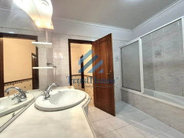 Apartamento para Venda em Agualva e Mira-Sintra