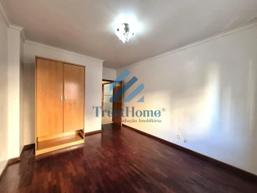 Apartamento para Venda em Agualva e Mira-Sintra