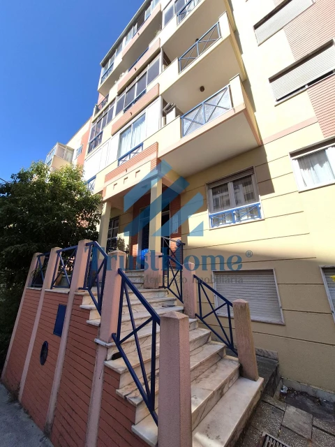 Apartamento para Venda em Agualva e Mira-Sintra