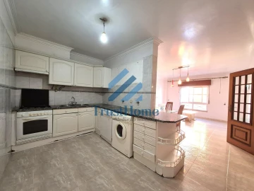 Apartamento para Venda em Agualva e Mira-Sintra