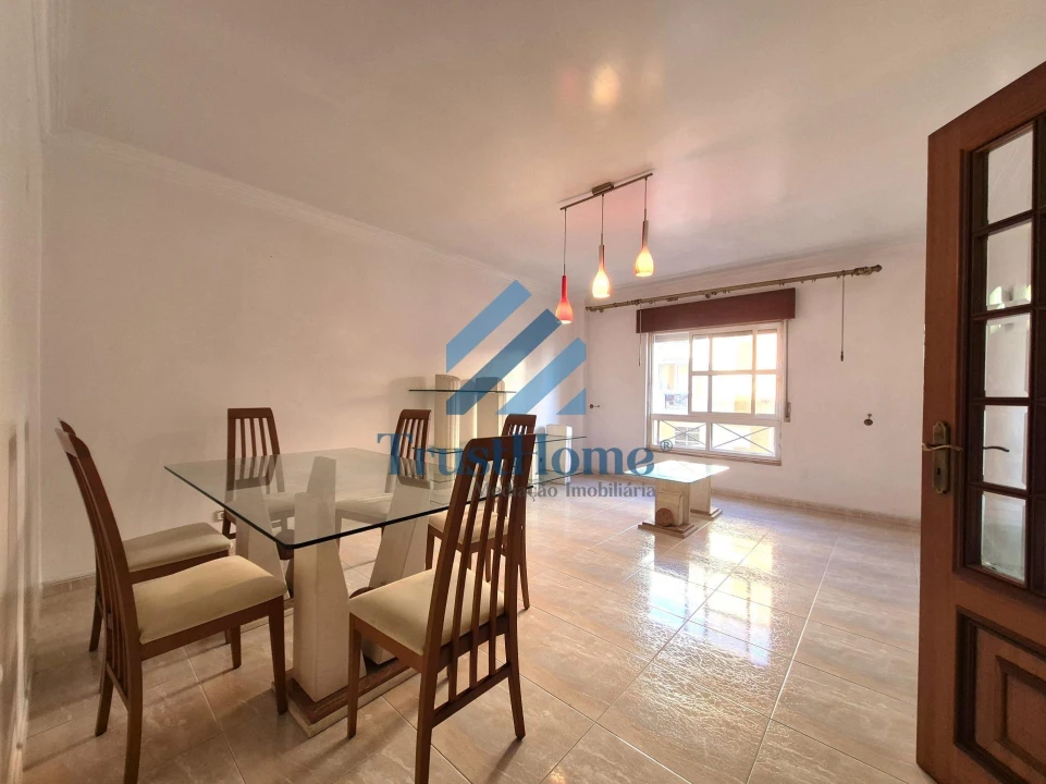 Apartamento para Venda em Agualva e Mira-Sintra Foto 2