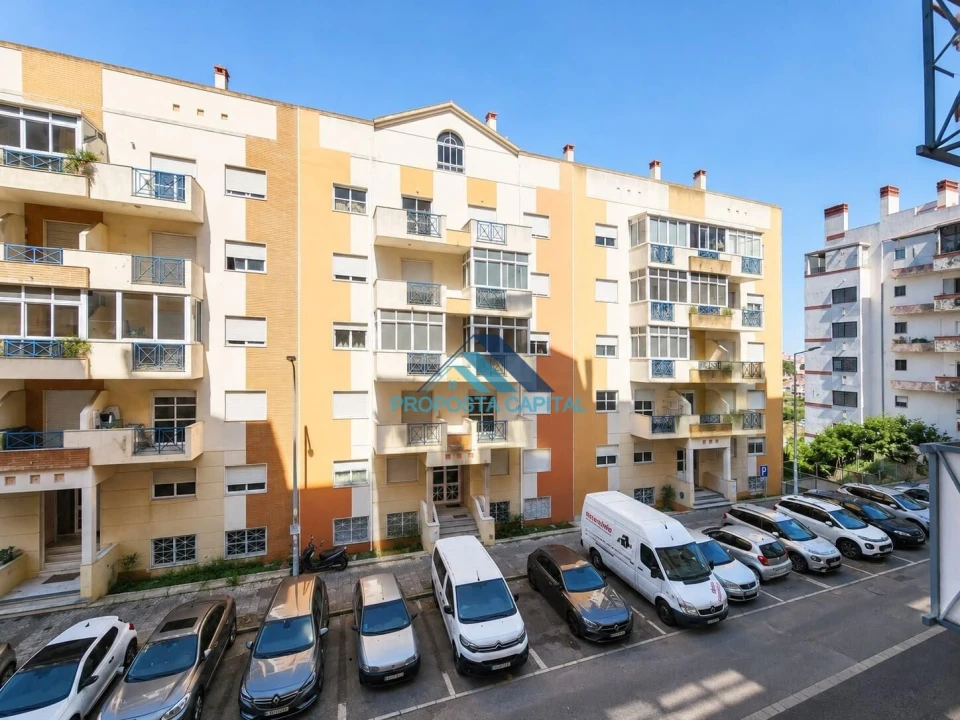 Apartamento T2 para Venda em Agualva e Mira-Sintra Foto 20