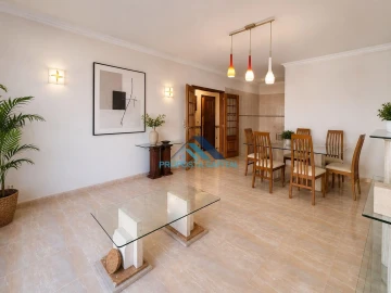 Apartamento T2 para Venda em Agualva e Mira-Sintra