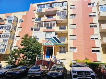 Apartamento T2 para Venda em Agualva e Mira-Sintra