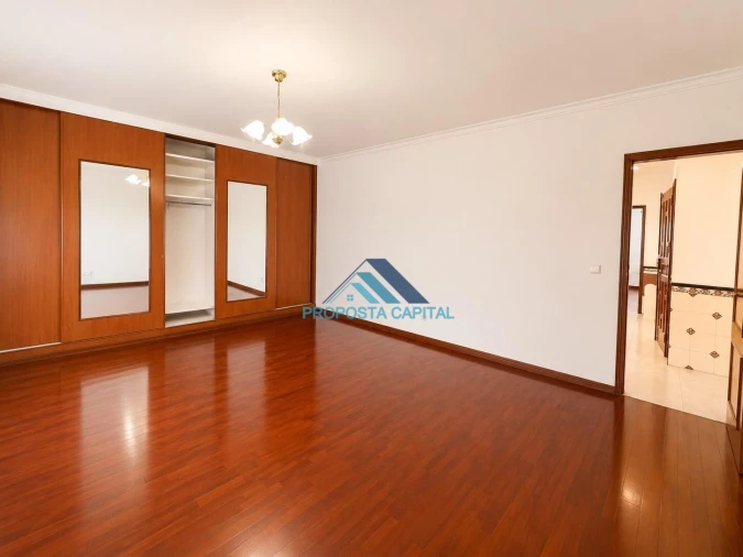 Apartamento T2 para Venda em Agualva e Mira-Sintra Foto 10
