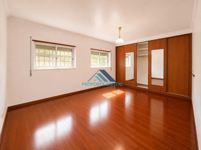 Apartamento T2 para Venda em Agualva e Mira-Sintra Foto 13